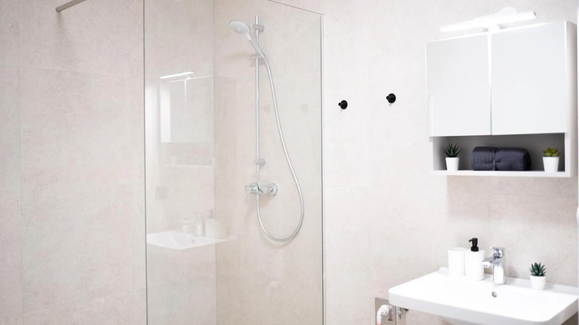 Premium Design Apartment With Balcony & Free Parking Vienna Austria
